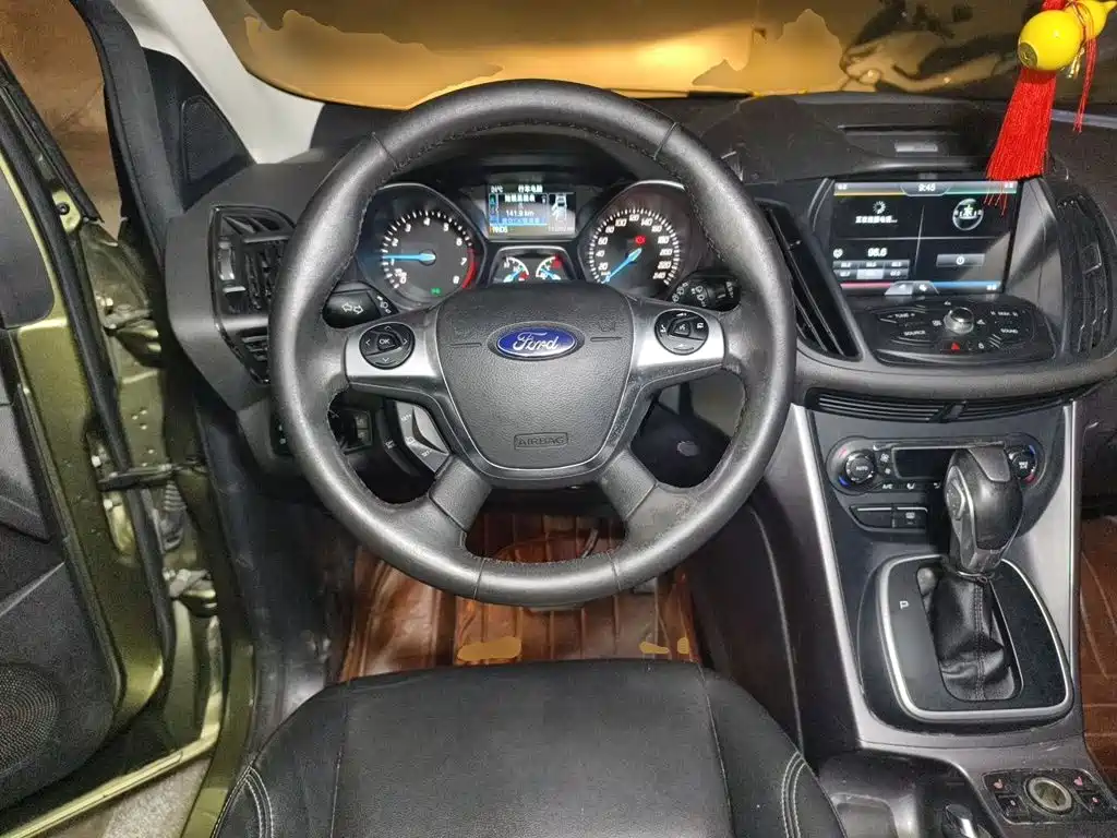 Ford Kuga 2015 — фото 11