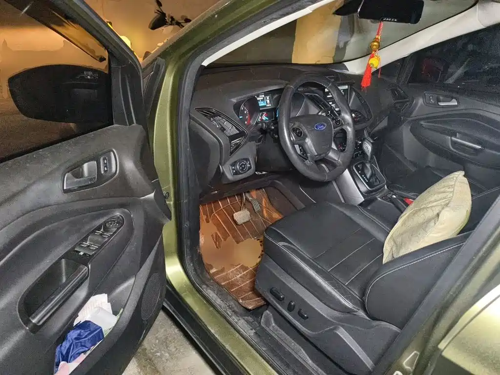 Ford Kuga 2015 — фото 17