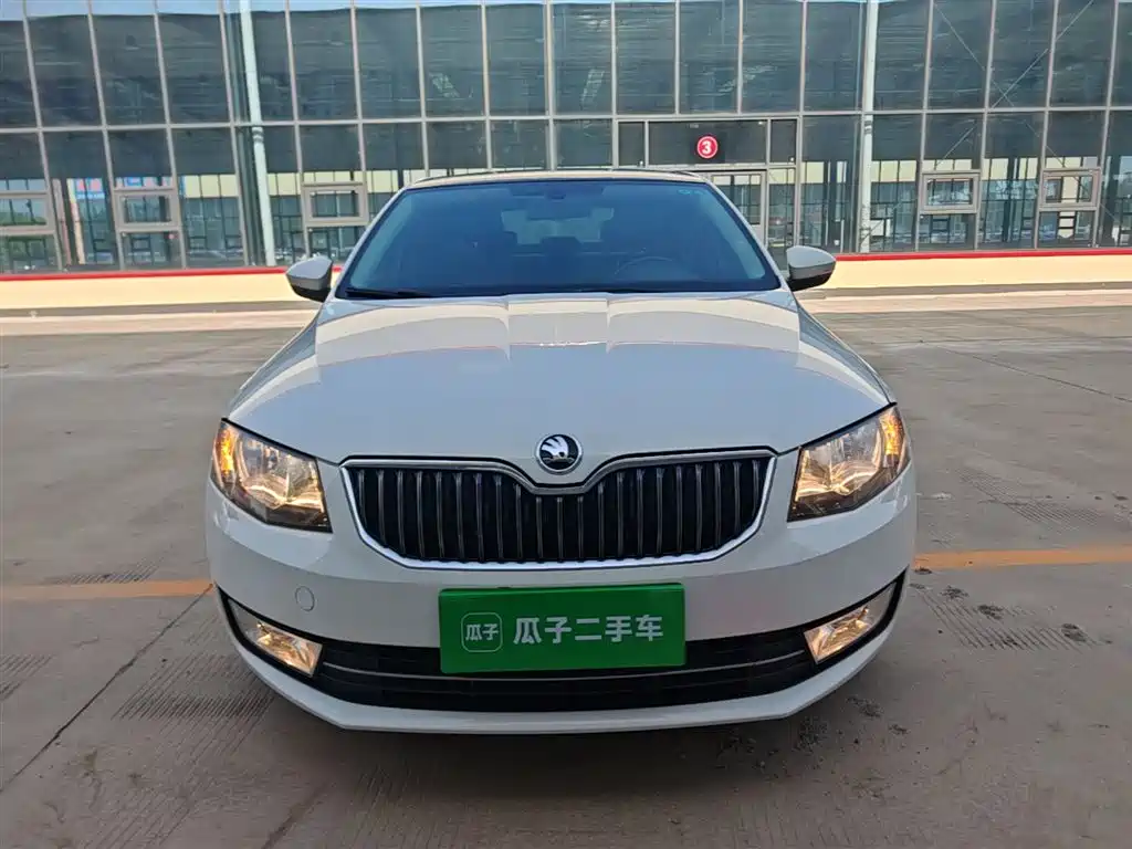 Skoda Octavia 2015 — фото 3