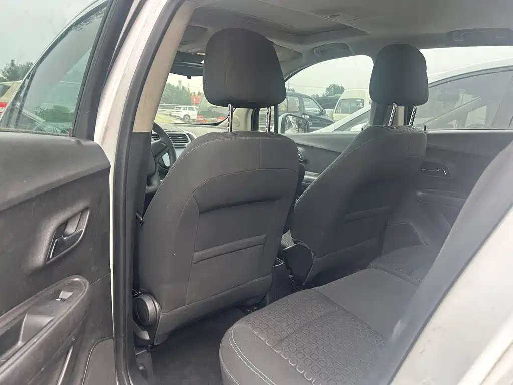 Chevrolet Trax 2016 — фото 12