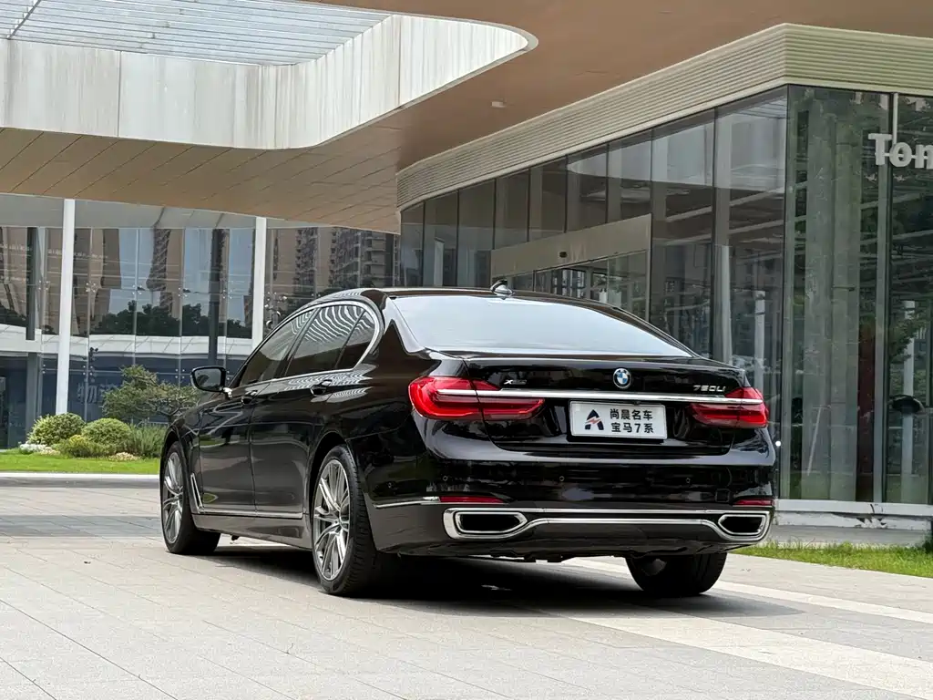 BMW 7 Series 2018 — фото 15