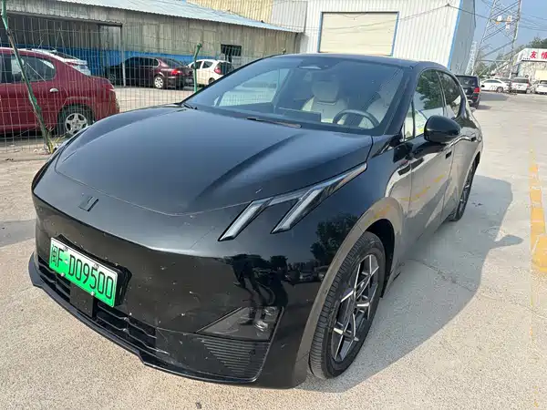 Lynk & Co Z20 2025