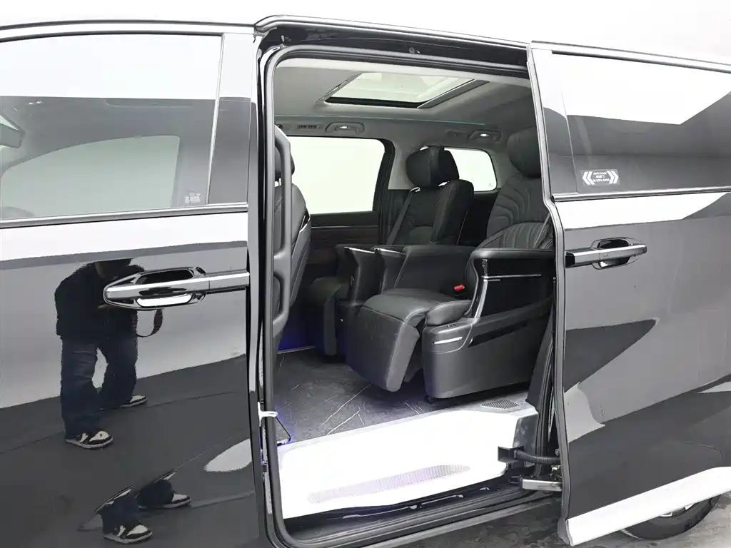 GAC Motor Trumpchi M8 2024 — фото 14