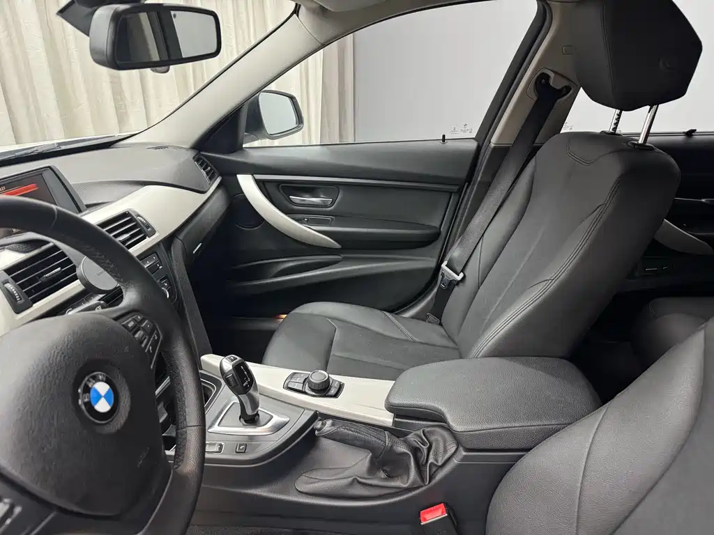 BMW 3 Series 2015 — фото 26