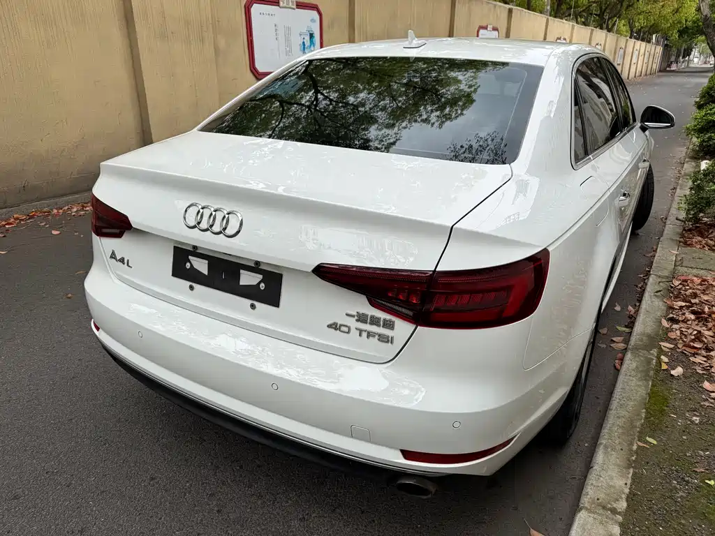 Audi A4L 2018 — фото 11