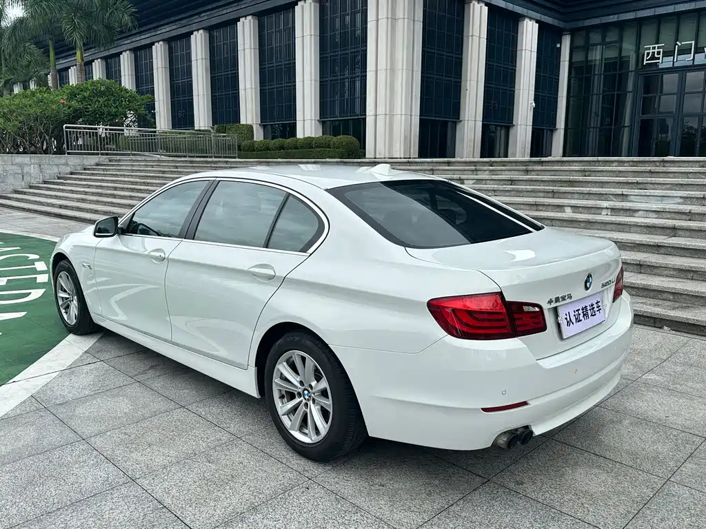 BMW 5 Series 2013 — фото 34