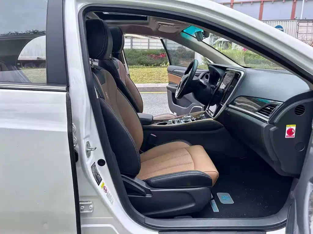 BYD Qin NEV 2018 — фото 14