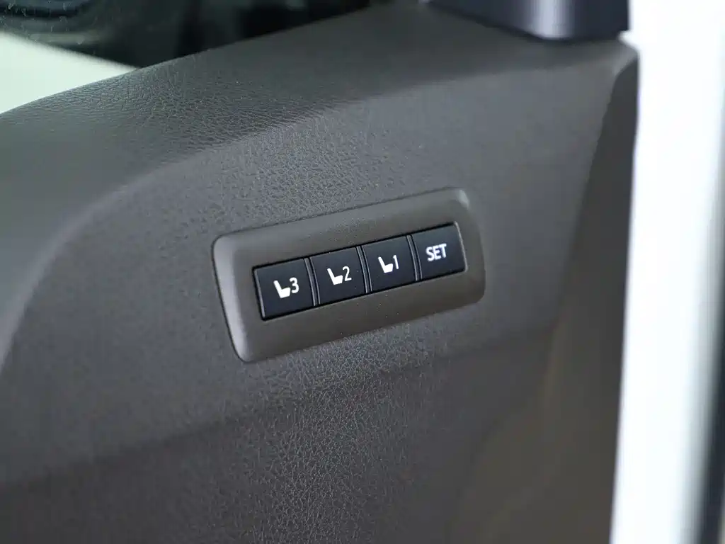 Toyota Alphard 2014 — фото 19