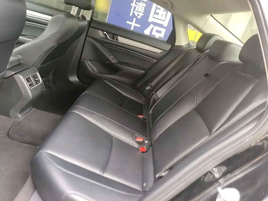 Honda Accord 2018 — фото 17