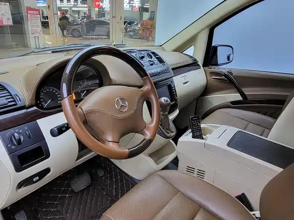 Mercedes-Benz Vito 2011