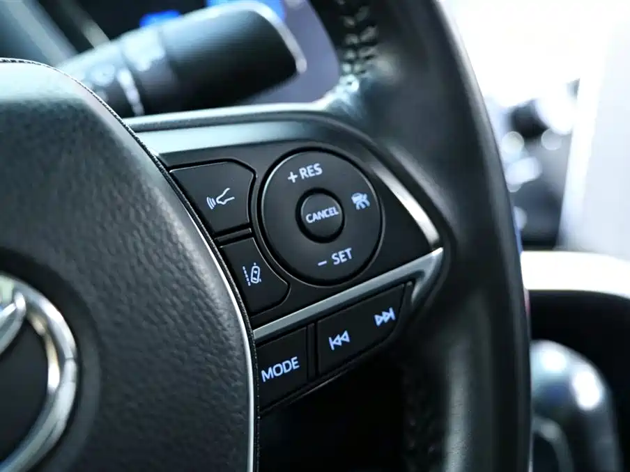 Toyota Camry 2019 — фото 15