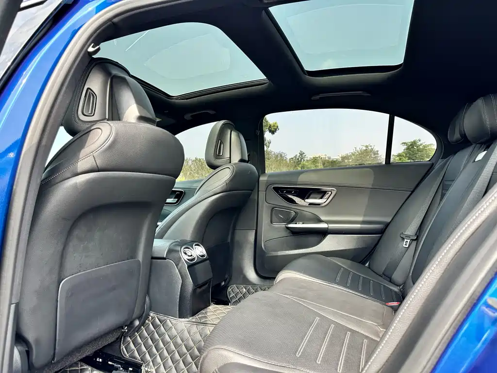 Mercedes-Benz C-Class 2022 — фото 11