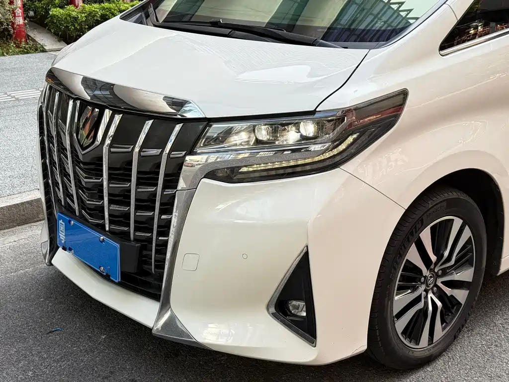 Toyota Alphard 2018 — фото 2