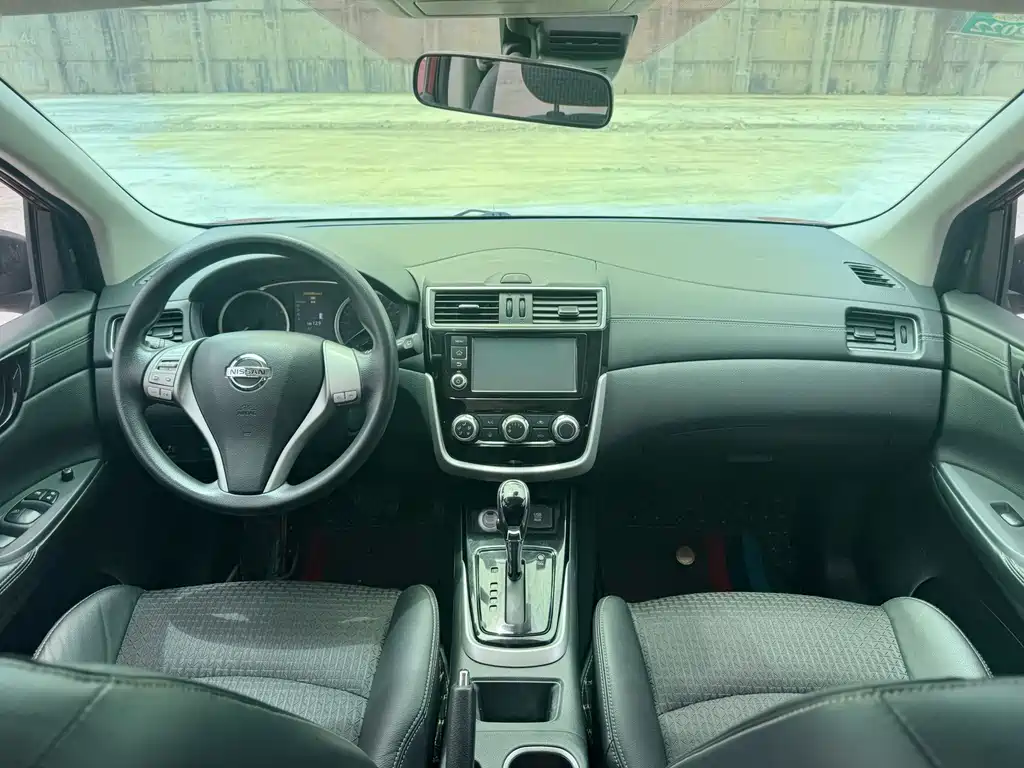 Nissan Tiida 2016