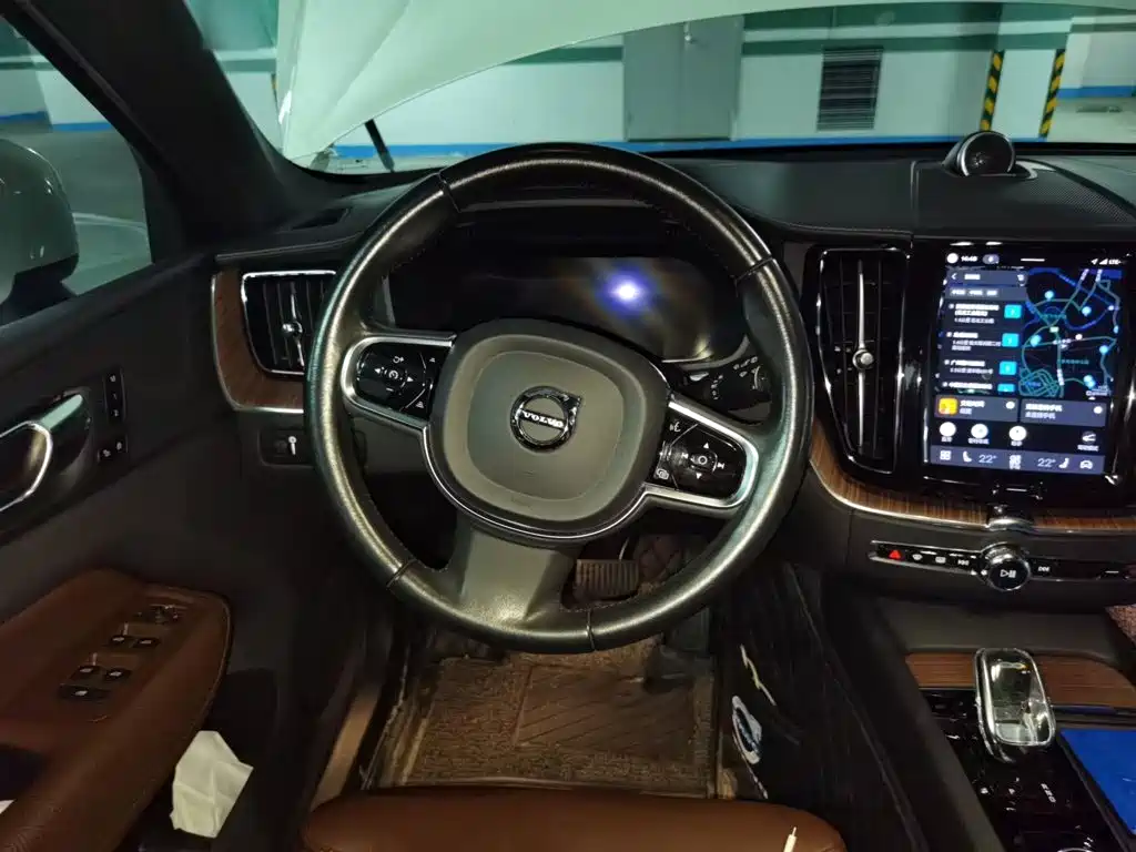 Volvo XC60 2022