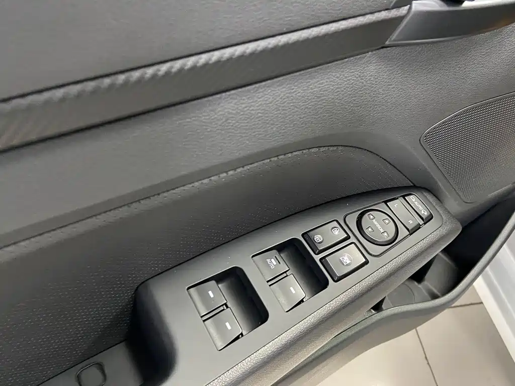 Hyundai Elantra 2020 — фото 14