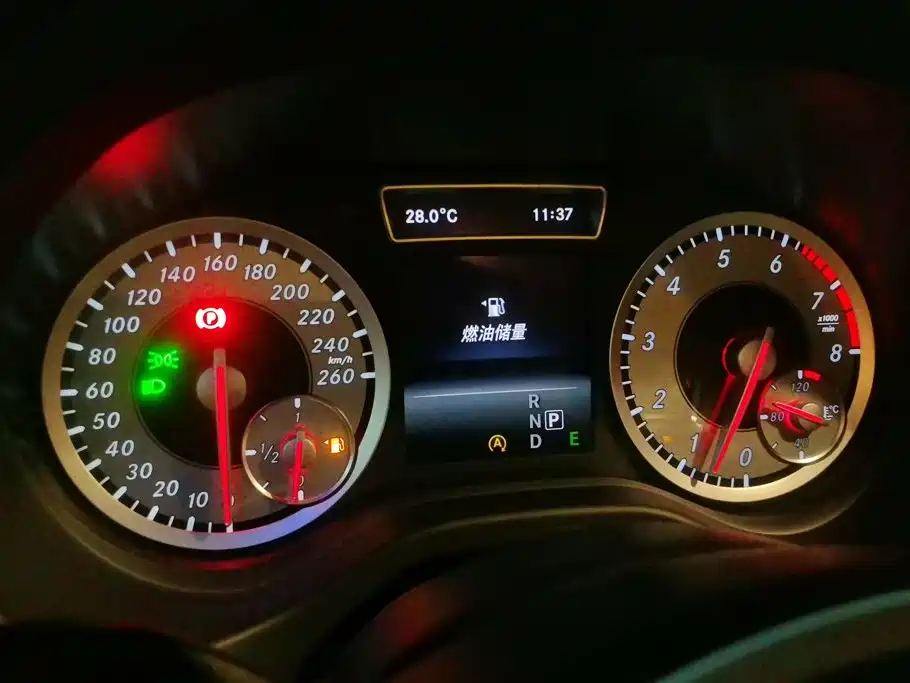 Mercedes-Benz A-Class 2015 — фото 14