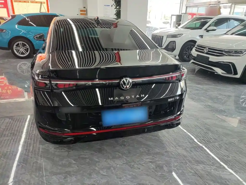 Volkswagen Magotan 2025