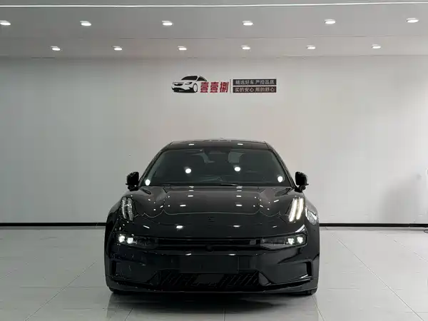 Zeekr 001 2023