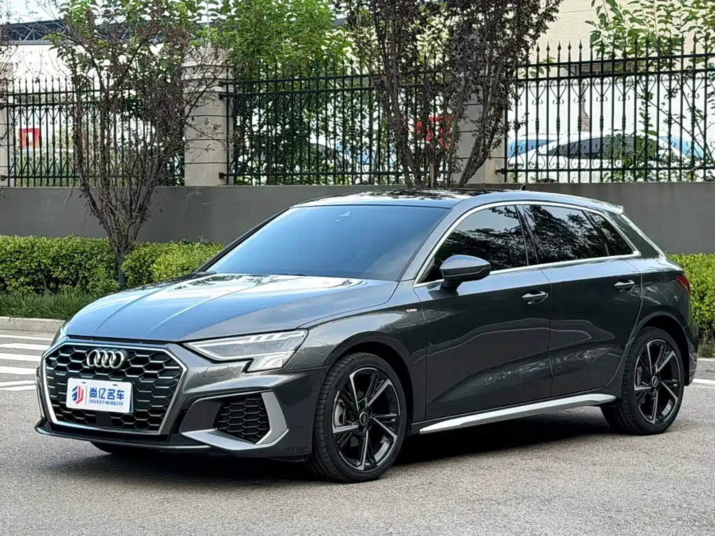 Audi A3 2023 — фото 1