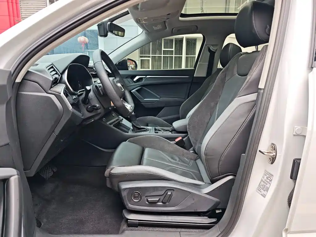 Audi Q3 Sportback 2023 — фото 11