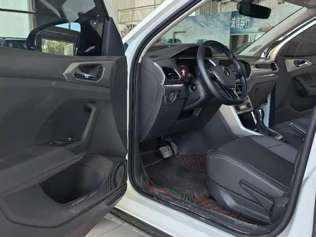 Volkswagen T-Cross 2023