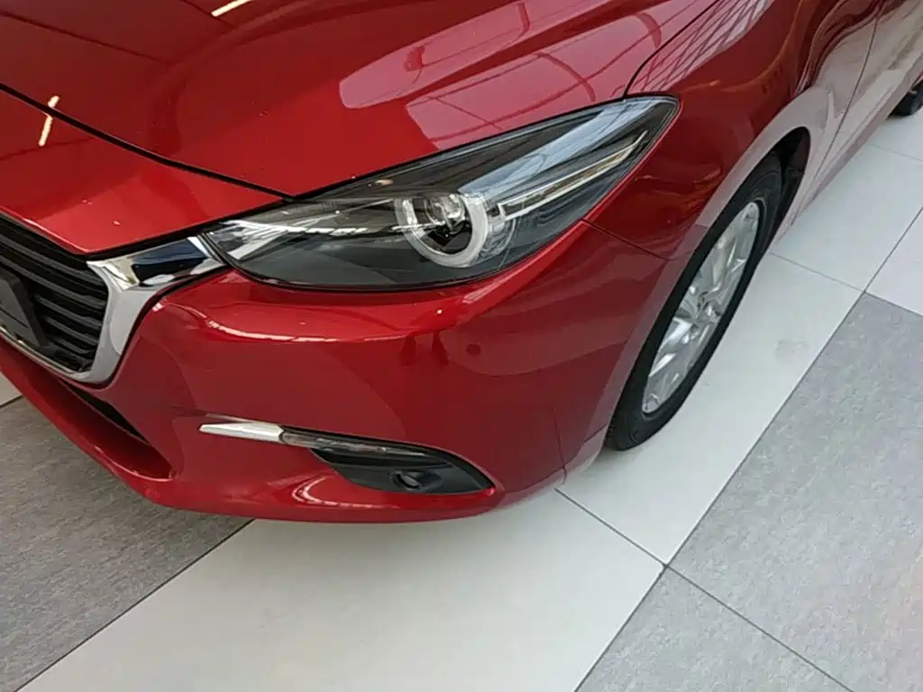 Mazda 3 Axela 2018 — фото 24