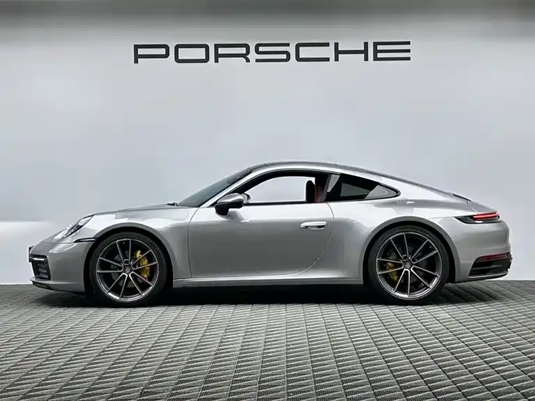Porsche 911 2024 — фото 4