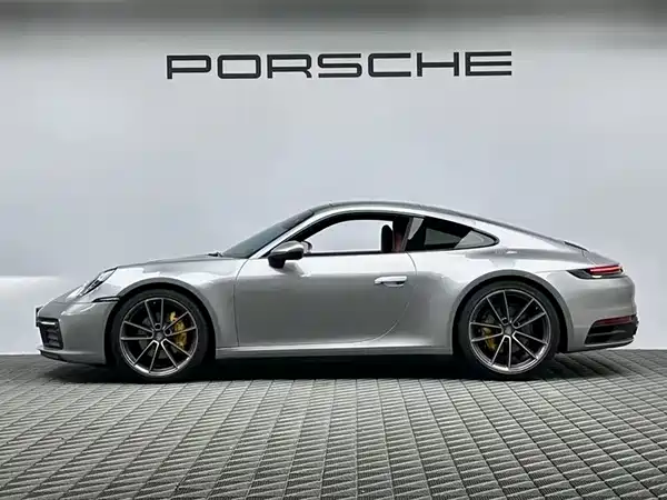 Porsche 911 2024