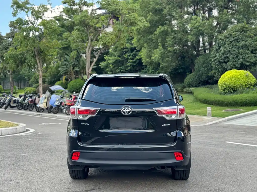 Toyota Highlander 2017 — фото 16