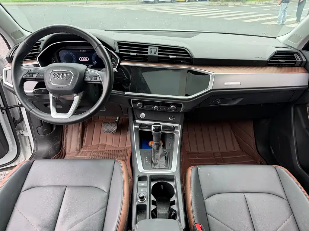 Audi Q3 2020 — фото 14