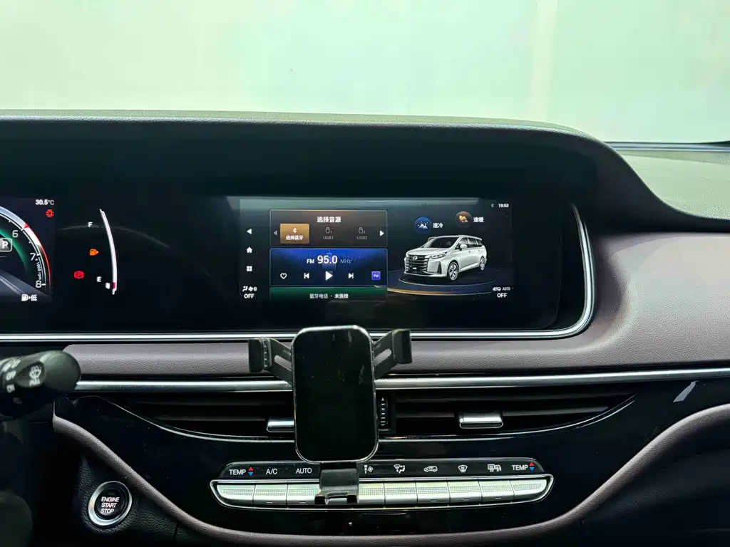 GAC Trumpchi M6 2022 — фото 18