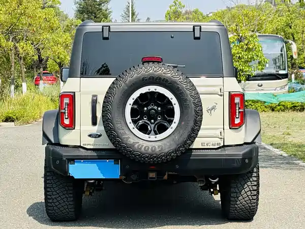 Ford Bronco 2024