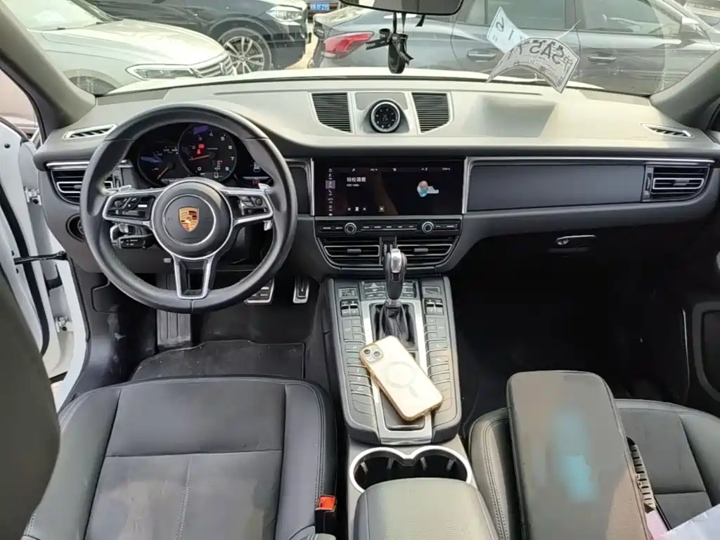 Porsche Macan 2019 — фото 10