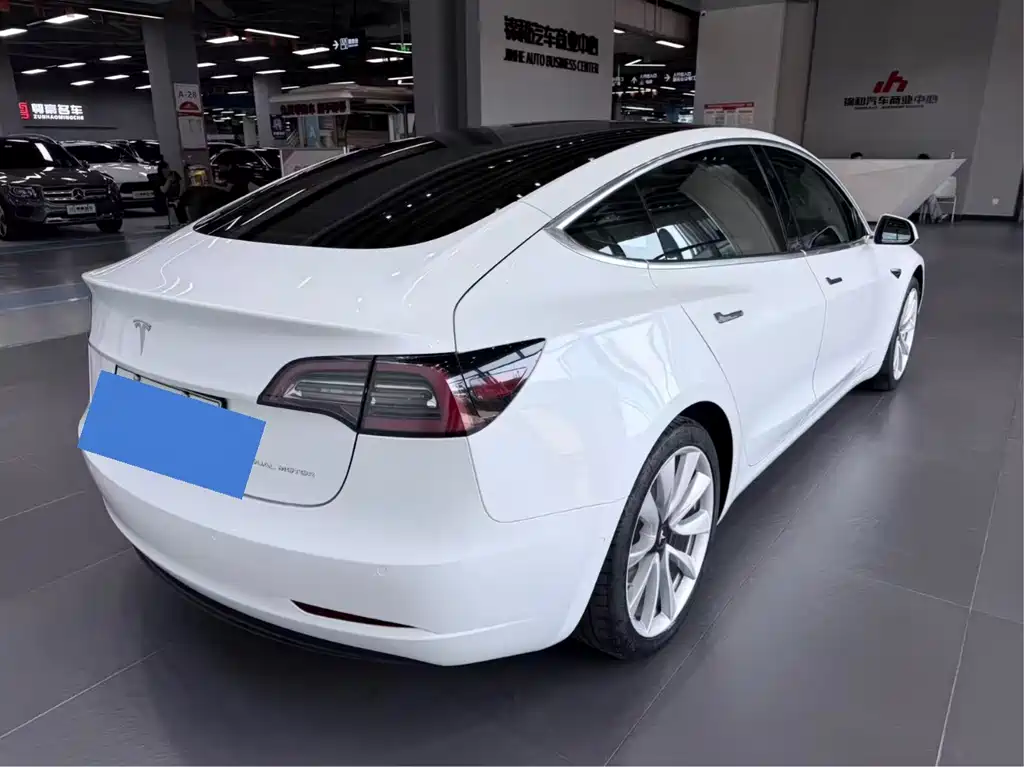 Tesla Model 3 2019 — фото 11