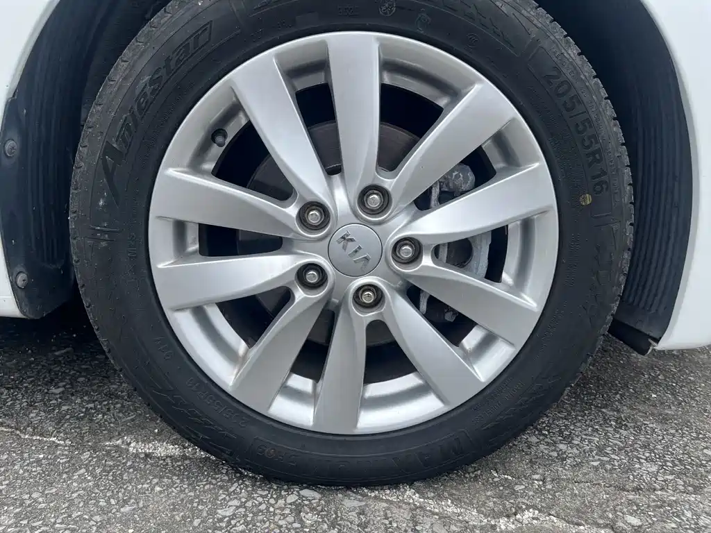 Kia K3 2015 — фото 11