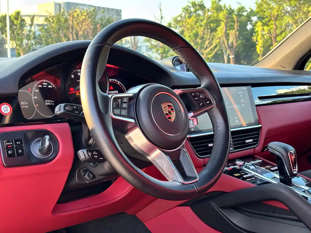 Porsche Cayenne 2019 — фото 14