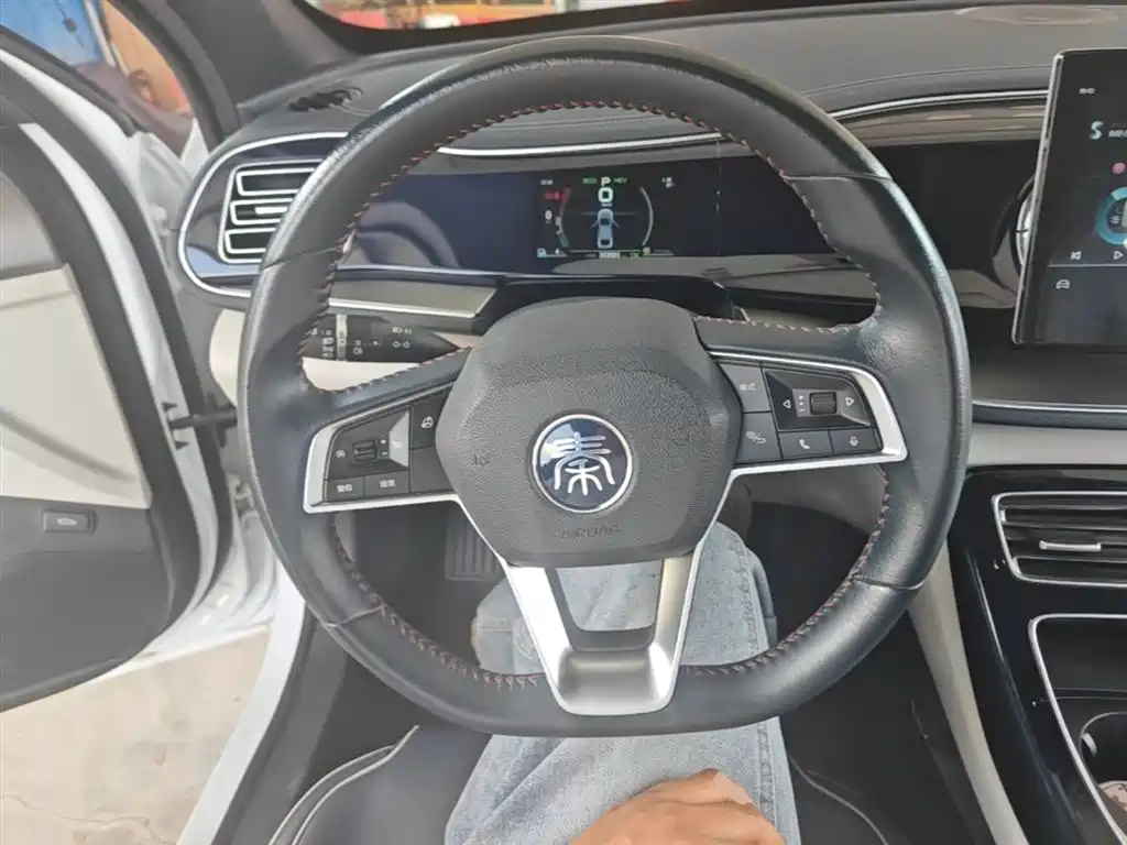BYD Qin PLUS 2022 — фото 11