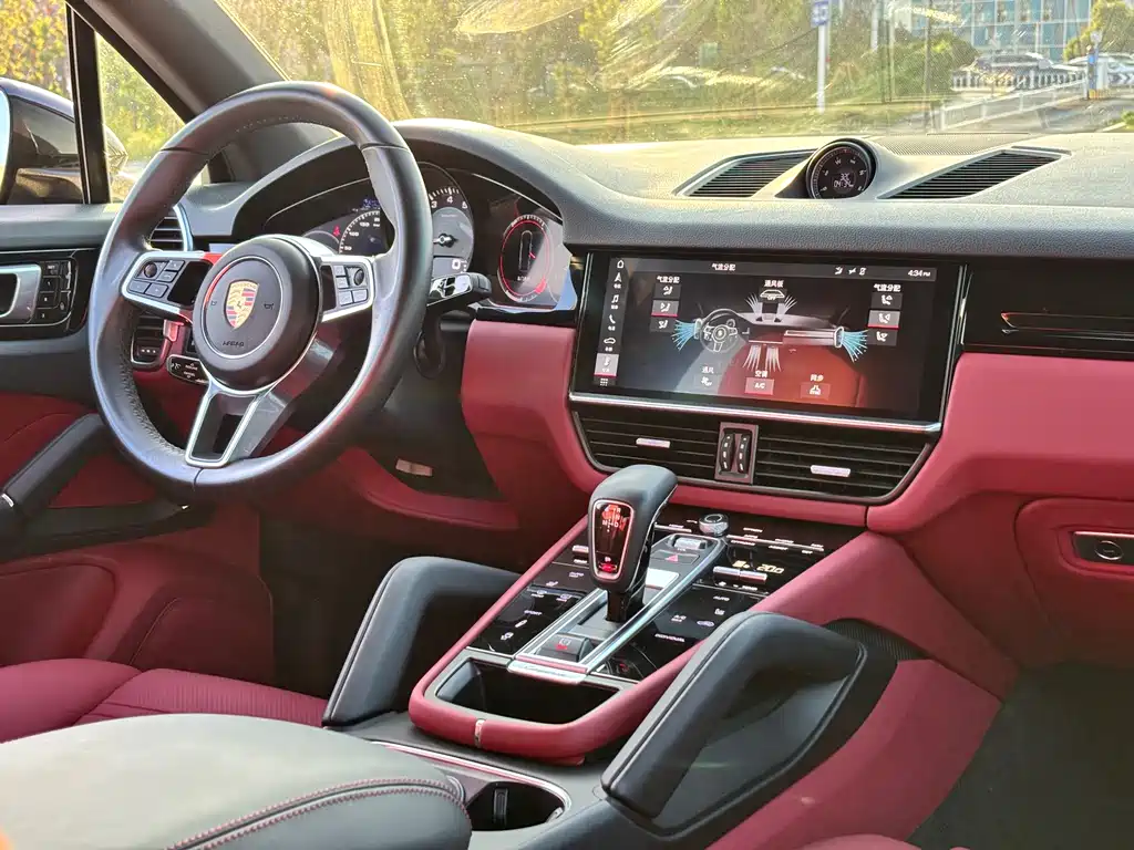 Porsche Cayenne 2019 — фото 20