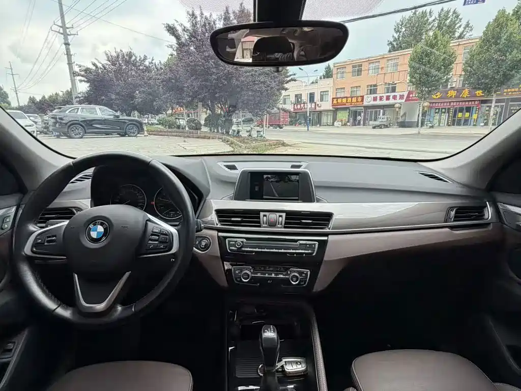 BMW X1 2018 — фото 9
