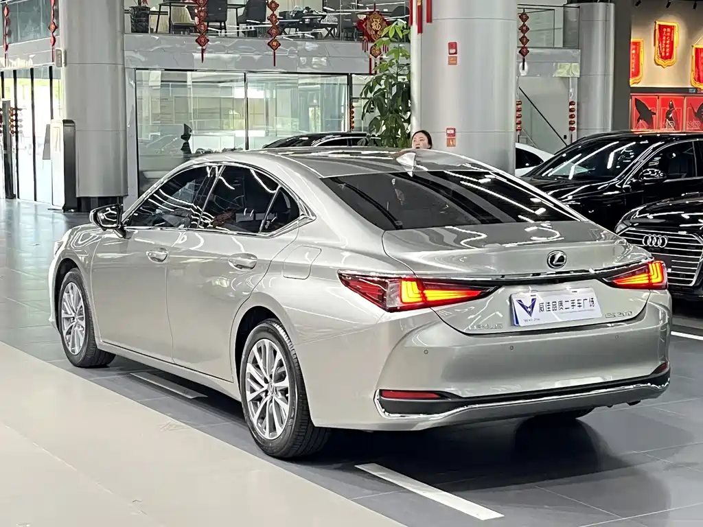 Lexus ES 2024 — фото 9
