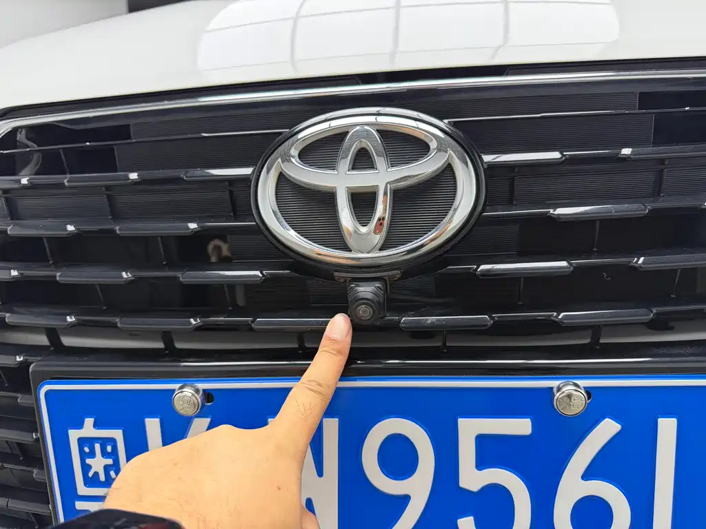 Toyota Yaris L 2023 — фото 34