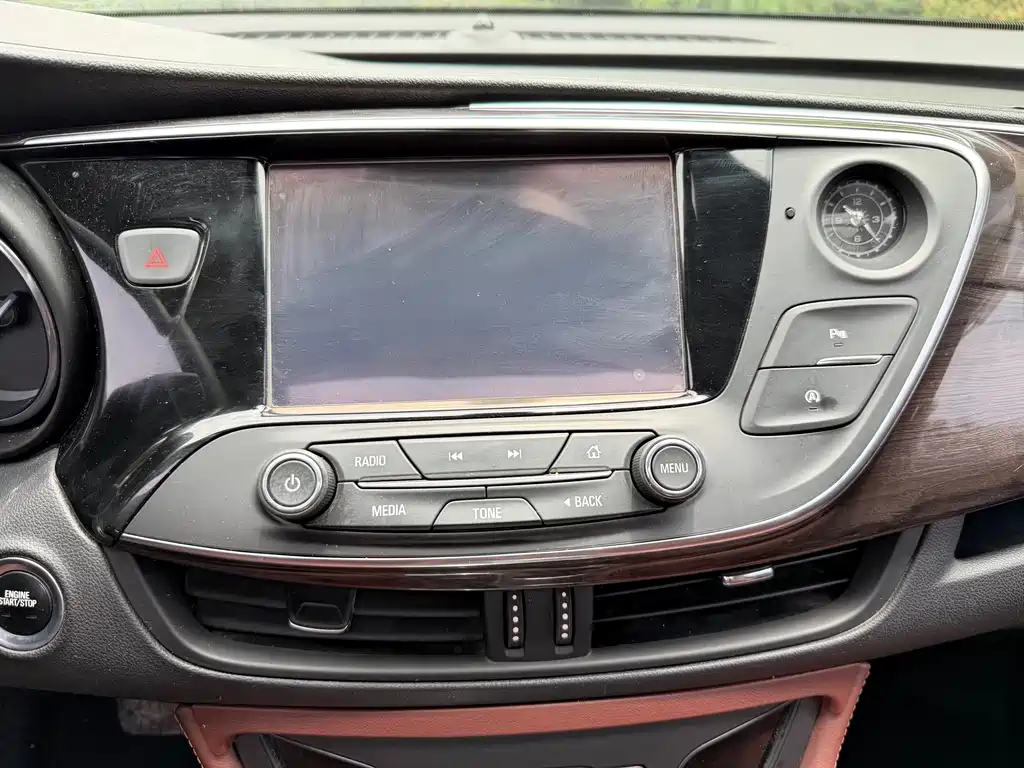 Buick Envision Plus 2017 — фото 18