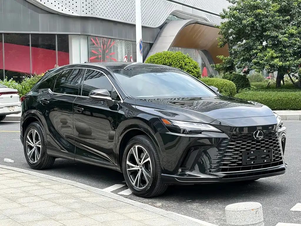 Lexus RX 2025