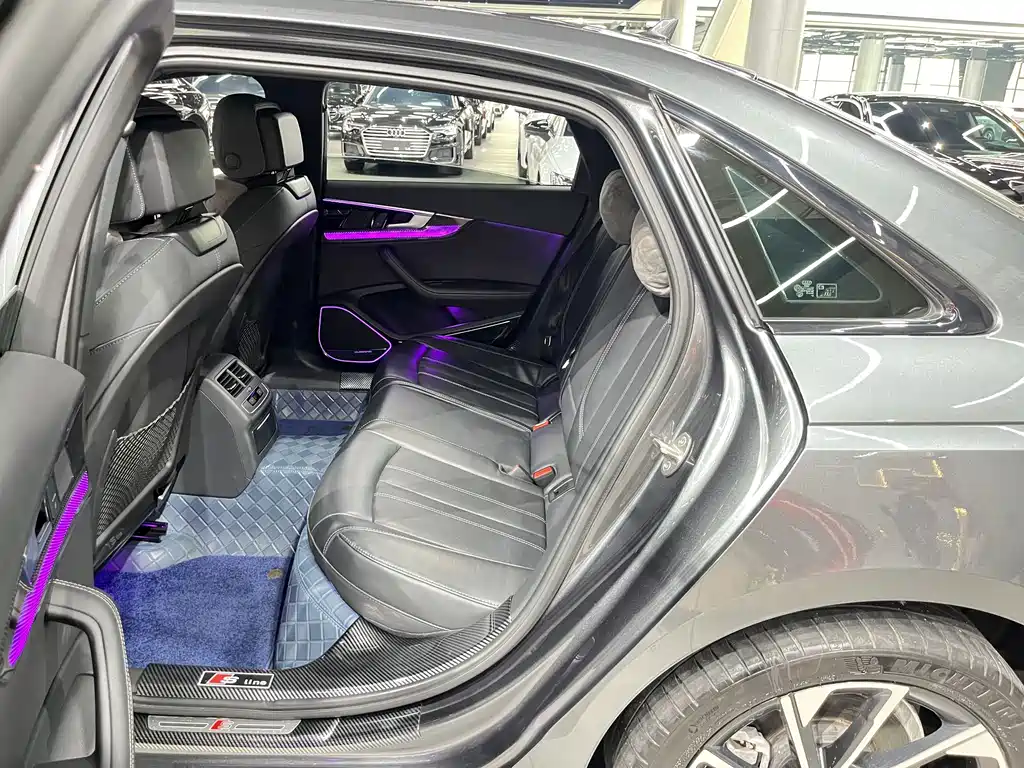 Audi A4L 2023