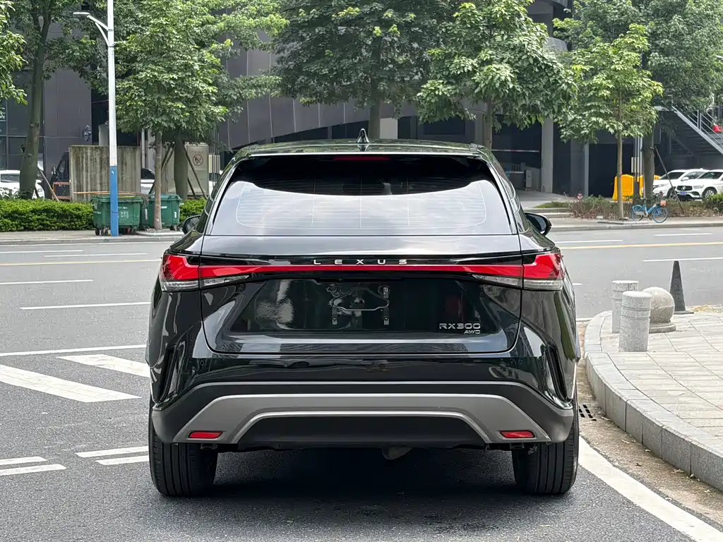Lexus RX 2025