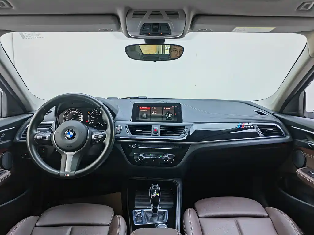 BMW 1 Series 2020 — фото 9