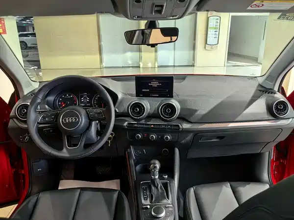 Audi Q2L 2018