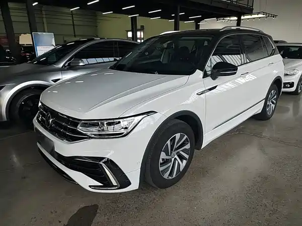 Volkswagen Tiguan L Plug-In Hybrid 2023