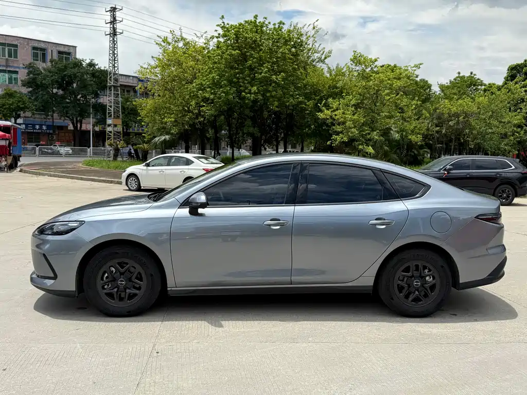 BYD Seal 05 DM-i 2025 — фото 18